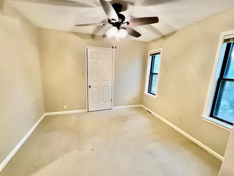 3168 Creekwood Ln — Photo 17
