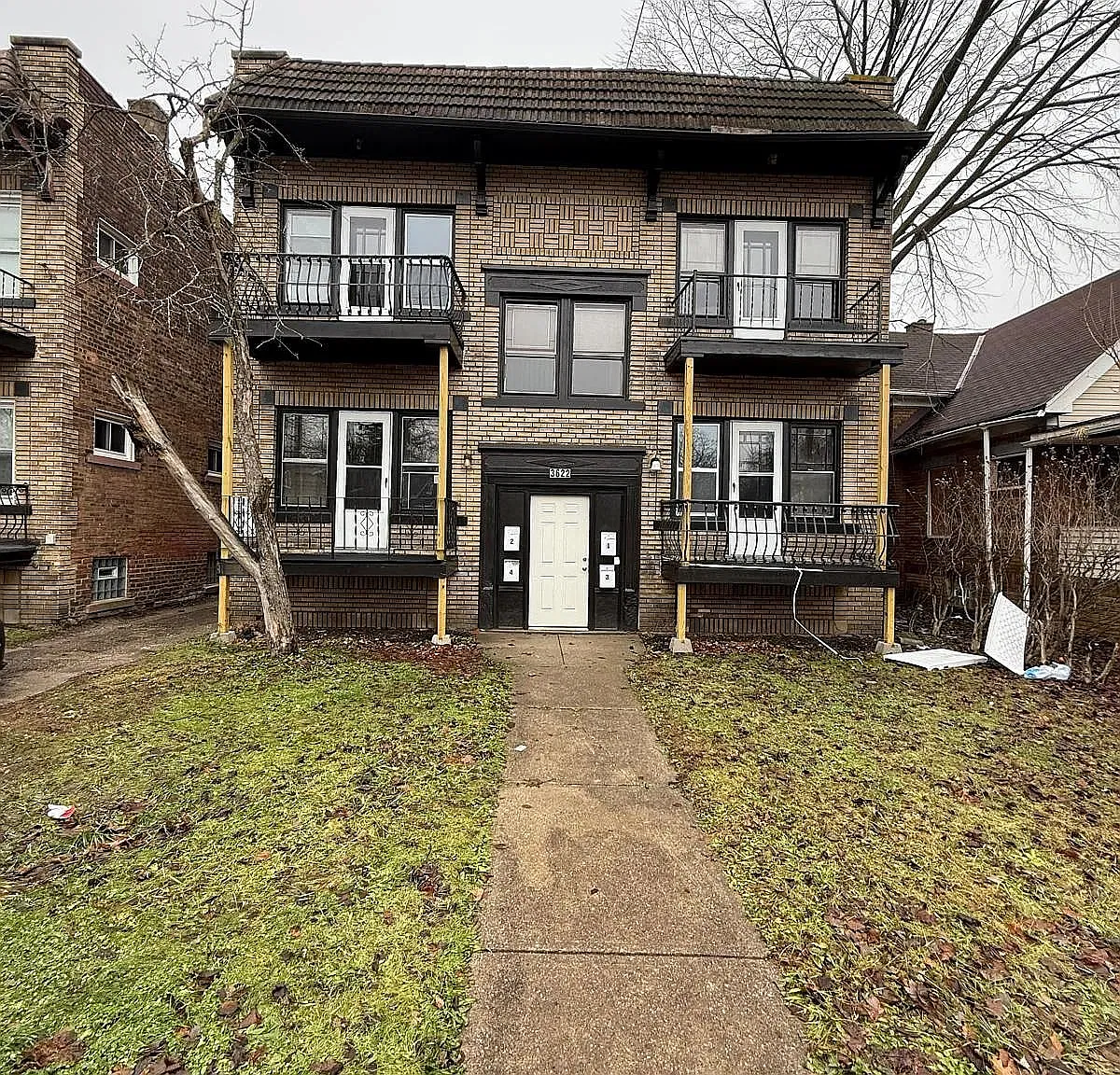 2 Bedroom / 1 Bathroom Apartment Cleveland, OH 44120 $950/Month — Photo 1