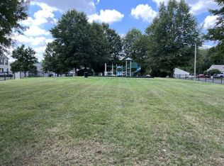 1621 Oakdale Green Dr, Charlotte, NC 28216