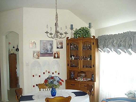 4th image of 548 Creekbend Ct