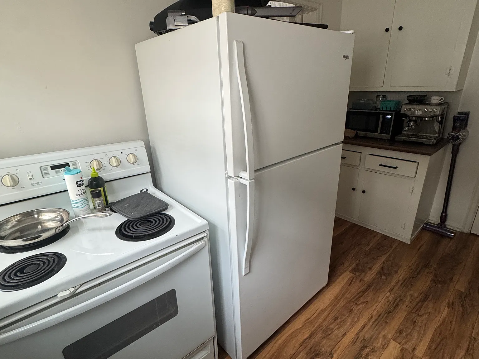 2 bed, 1.5 bath, 1200 sqft, $1,900 — Photo 3