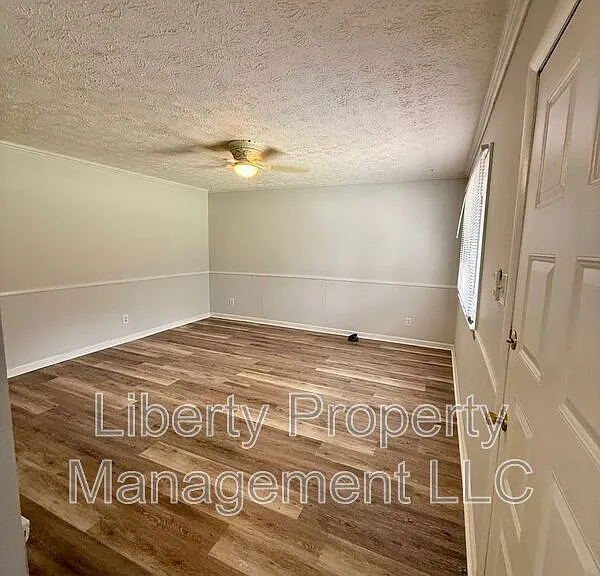 1725 Sand Hill Rd — Photo 3