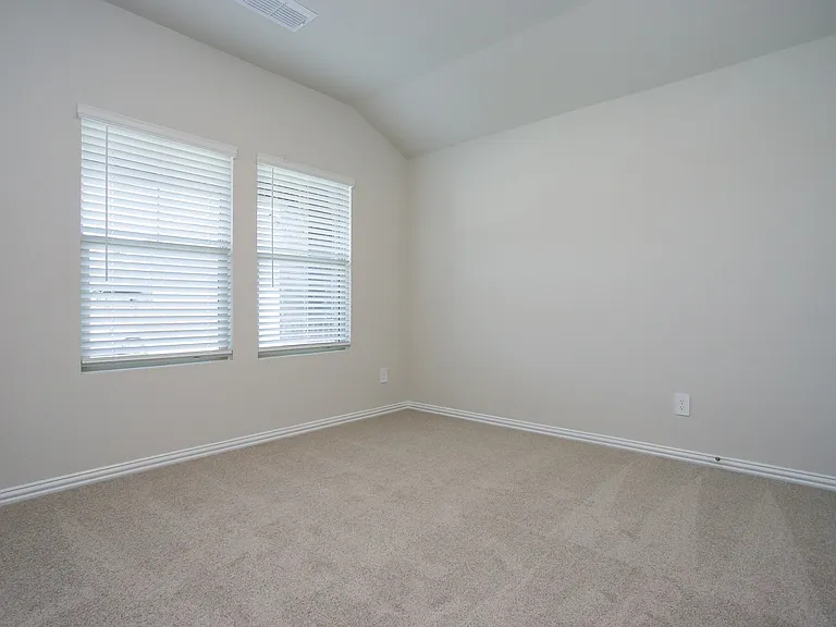 404 Castle Rd — Photo 19