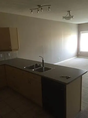 160 Magrath Rd N #W-1A — Photo 6