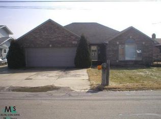 7203 Cardinal St, Algonac, MI 48001