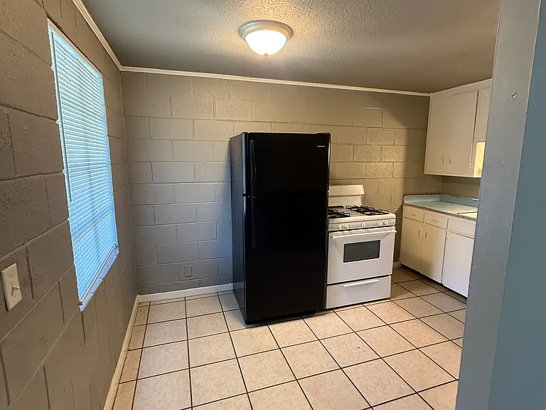 5223 E 12th St #8 — Photo 9