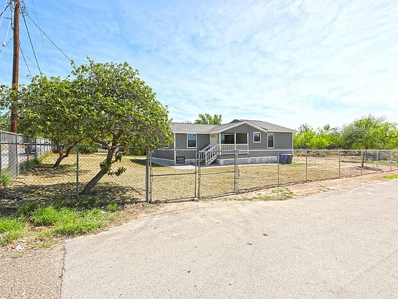 3rd image of 2419 Ventura St