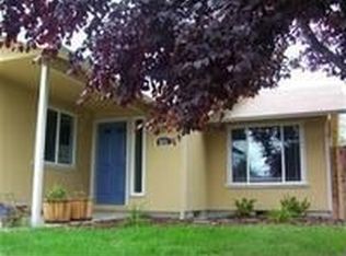 512 S 2nd St, Talent, OR 97540