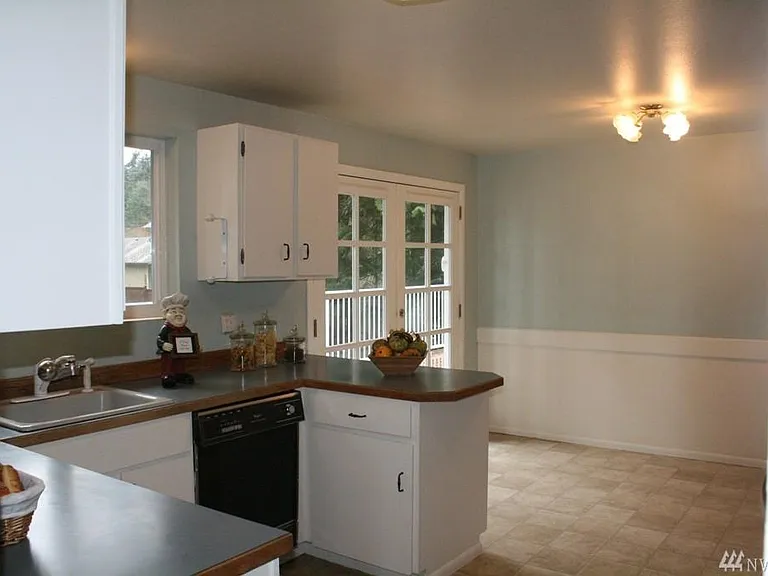 Main Floor Kitchen