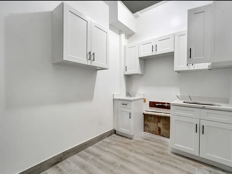 2413 Wilson Ave #B — Photo 6