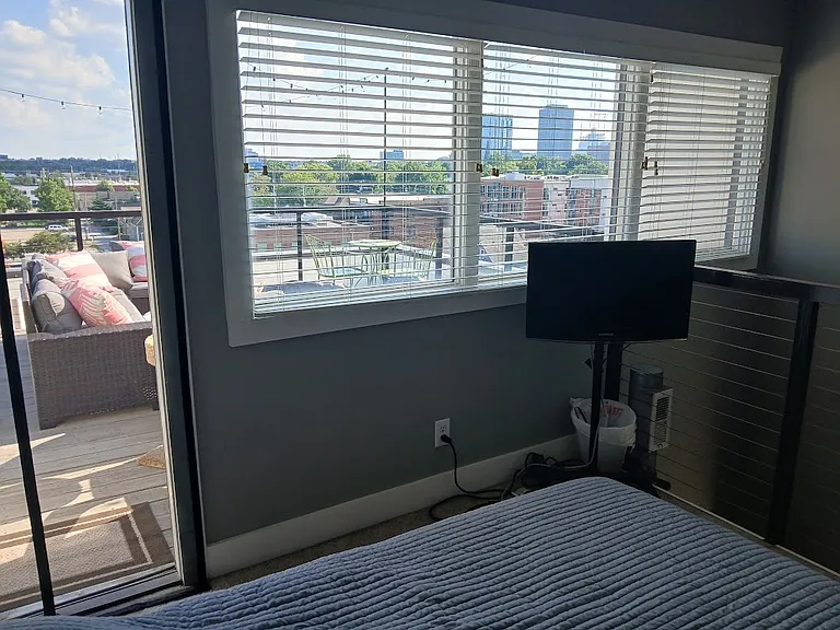 721 E North St #4C — Photo 16