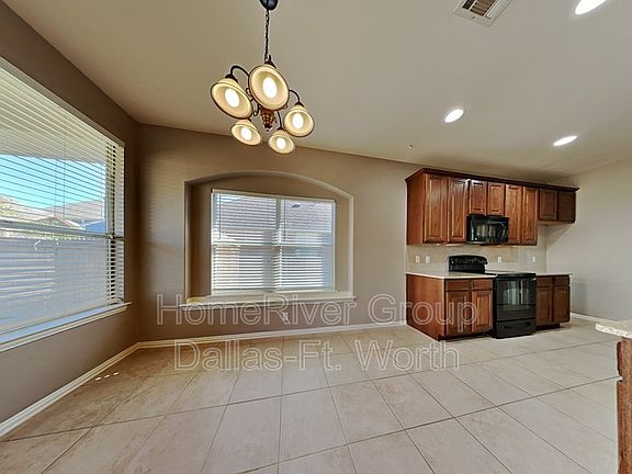 5th image of 15028 Spruce St