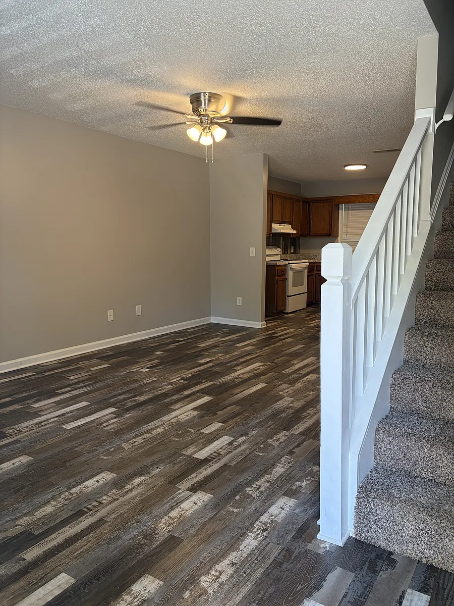 Building Photo - 264 Meadowbrook Rd