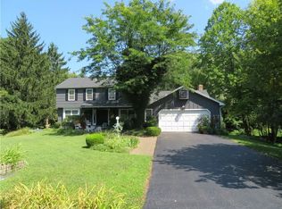 300 Brooksboro Dr, Webster, NY 14580