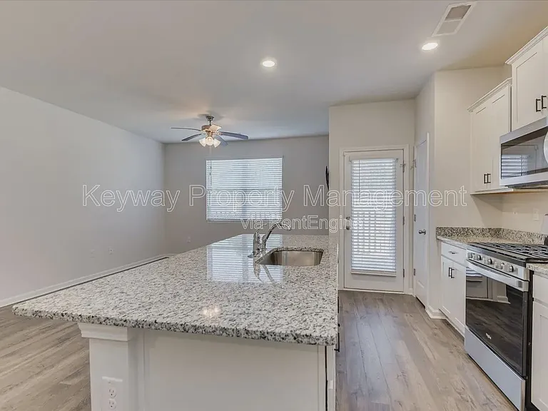 930 Quaint Parish Cir — Photo 8