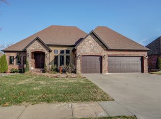 3923 W Kingsley St, Springfield, MO 65807