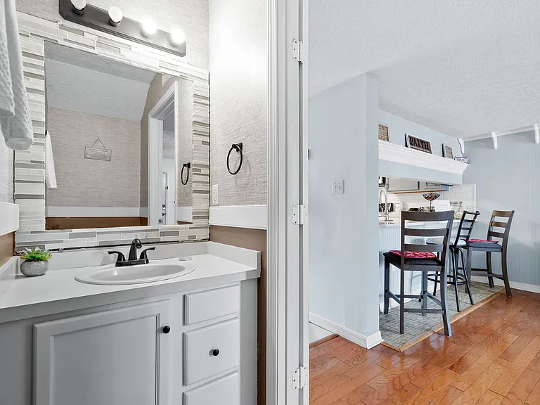 9 Chatelaine Cir SE — Photo 4