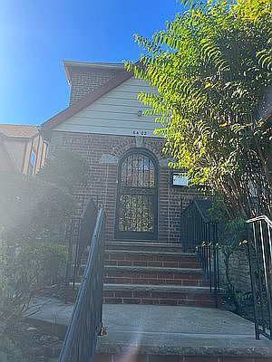 1st image of 6402 Ellwell Cres #2