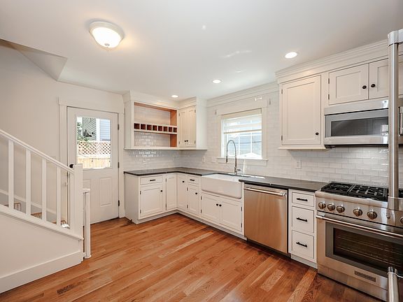 4th image of 282 Hanover Street