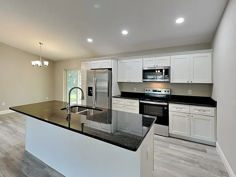 2082 W Swanson Dr — Photo 20