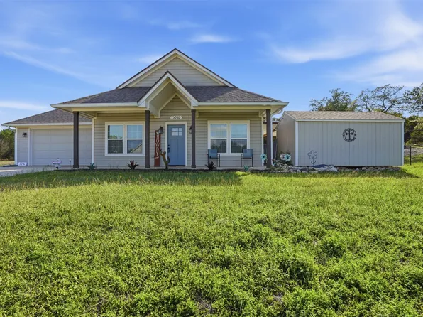 5016 Elizabeth St, Granbury, TX 76048