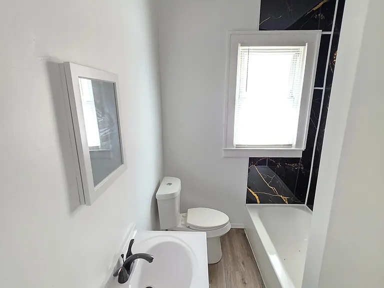 14063 Freeland St — Photo 6