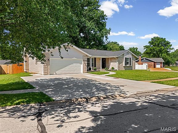 3rd image of 2854 Queen Bee Ln