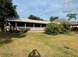 711 N Sharp St, Franklin, TX 77856