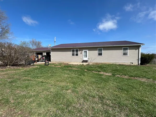 1 Henderson Lake Dr, La Grange, MO 63448