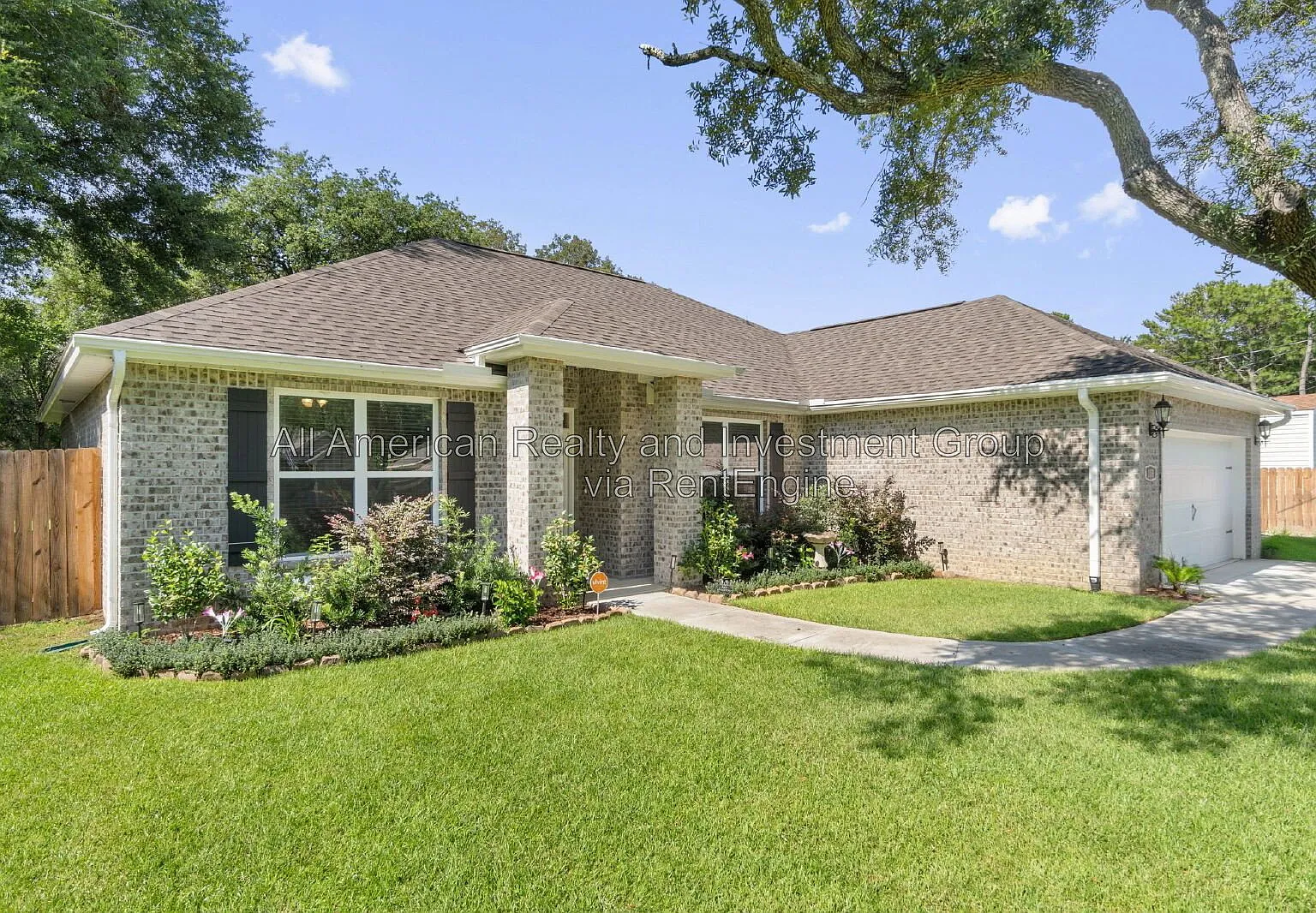 4 bed, 2.0 bath, 1910 sqft, $2,800 — Photo 2