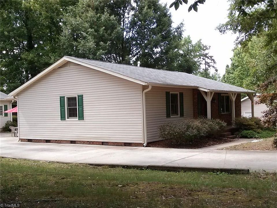1st image of 4 Belfast Ct