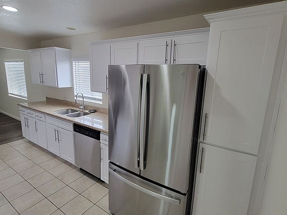 5th image of 839 W Orange Ave