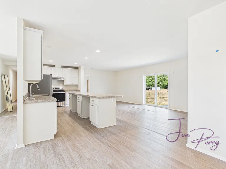 7420 Guide Meridian — Photo 10