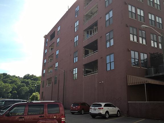 2nd image of 816 Kanawha Blvd E Ste 2S