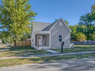 122 W Wilson St, Carterville, MO 64835