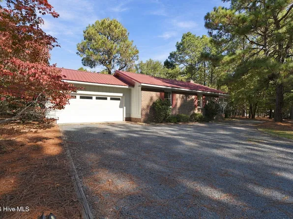 101 Swan Run Court, Seven Lakes, NC 27376