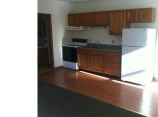 11 Pearl St APT B, Webster, MA 01570