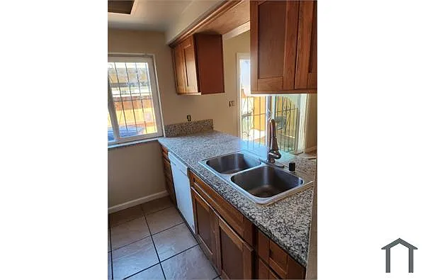 Building Photo - 4223 Weymouth Ln