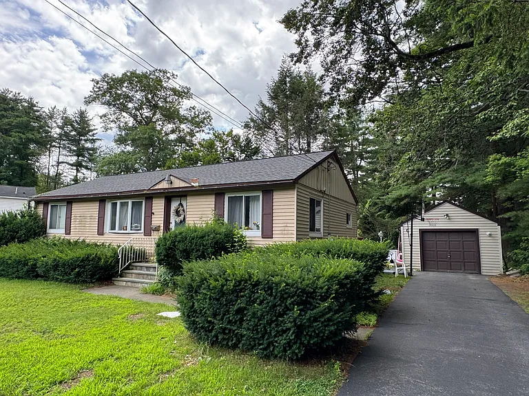 2978 W Lydius St — Photo 18