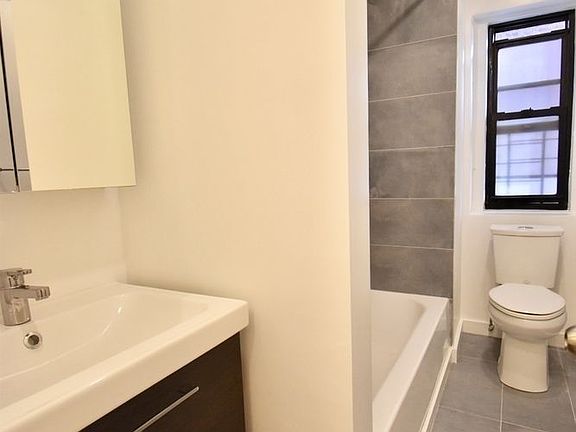 5th image of 200 Haven Ave #4CC