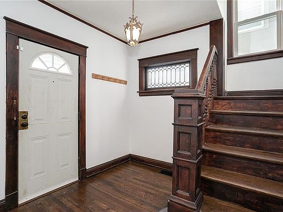 5th image of 5244 Lyon Ave