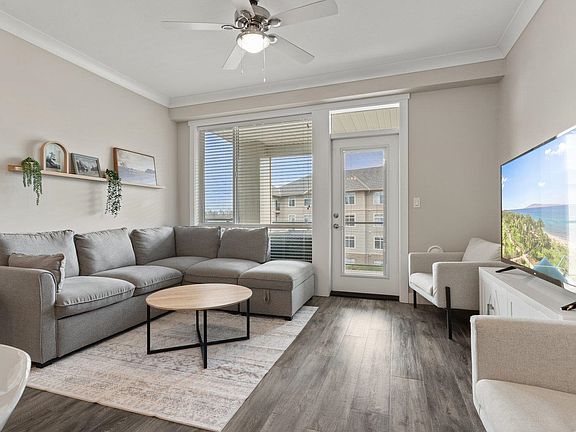 3rd image of 45761 Stevenson Rd #302