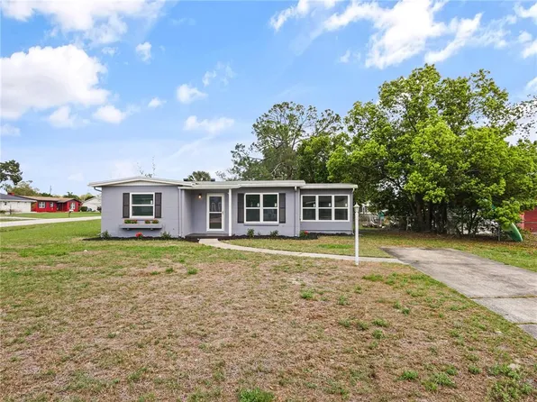 1117 W Embassy Dr, Deltona, FL 32725