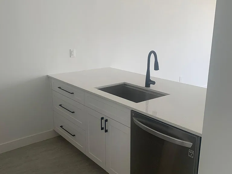 511 Lucerne Ave #611 — Photo 6