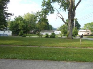 852 E 7th St, Brookville, IN 47012
