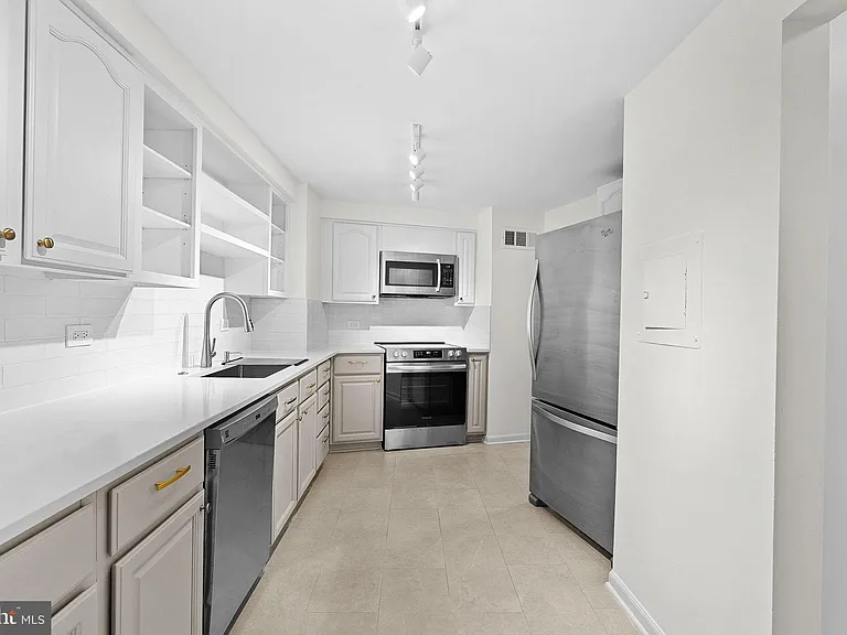 4601 N Park Ave #510K — Photo 8