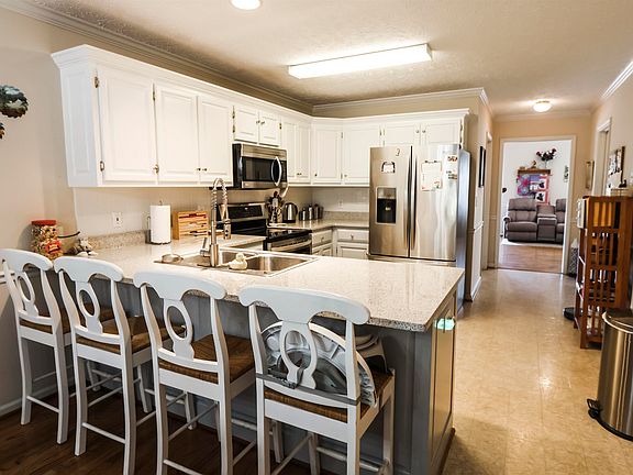 4th image of 1307 Cambridge Pl