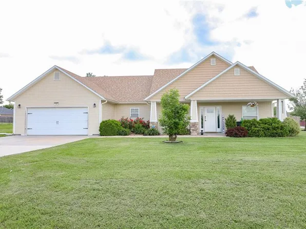 392 SE 981st, Knob Noster, MO 65336