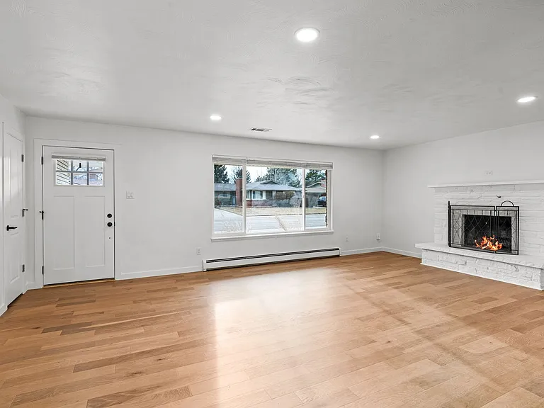1440 Northwestern Rd — Photo 2