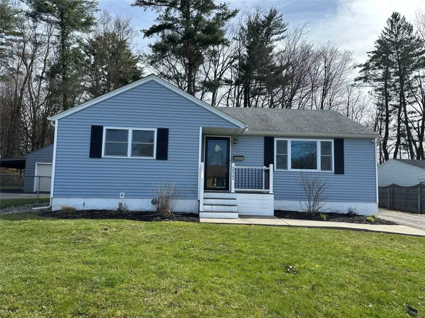 3522 Columbia Dr, Endwell, NY 13760